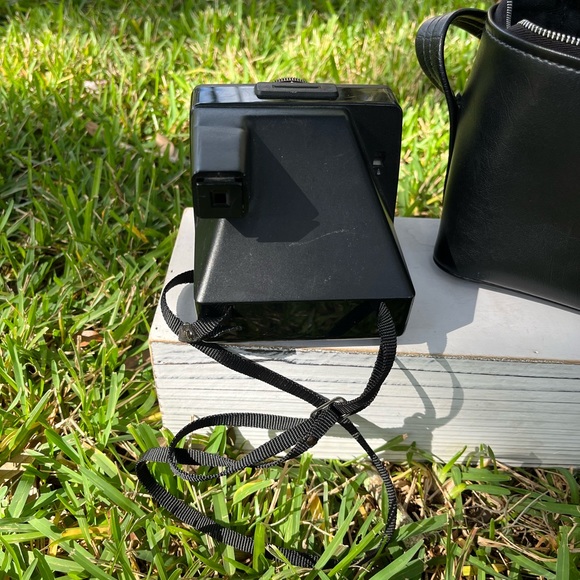 Vintage Polaroid Pronto Instant Camera with Carrying Bag - Picture 3 of 8